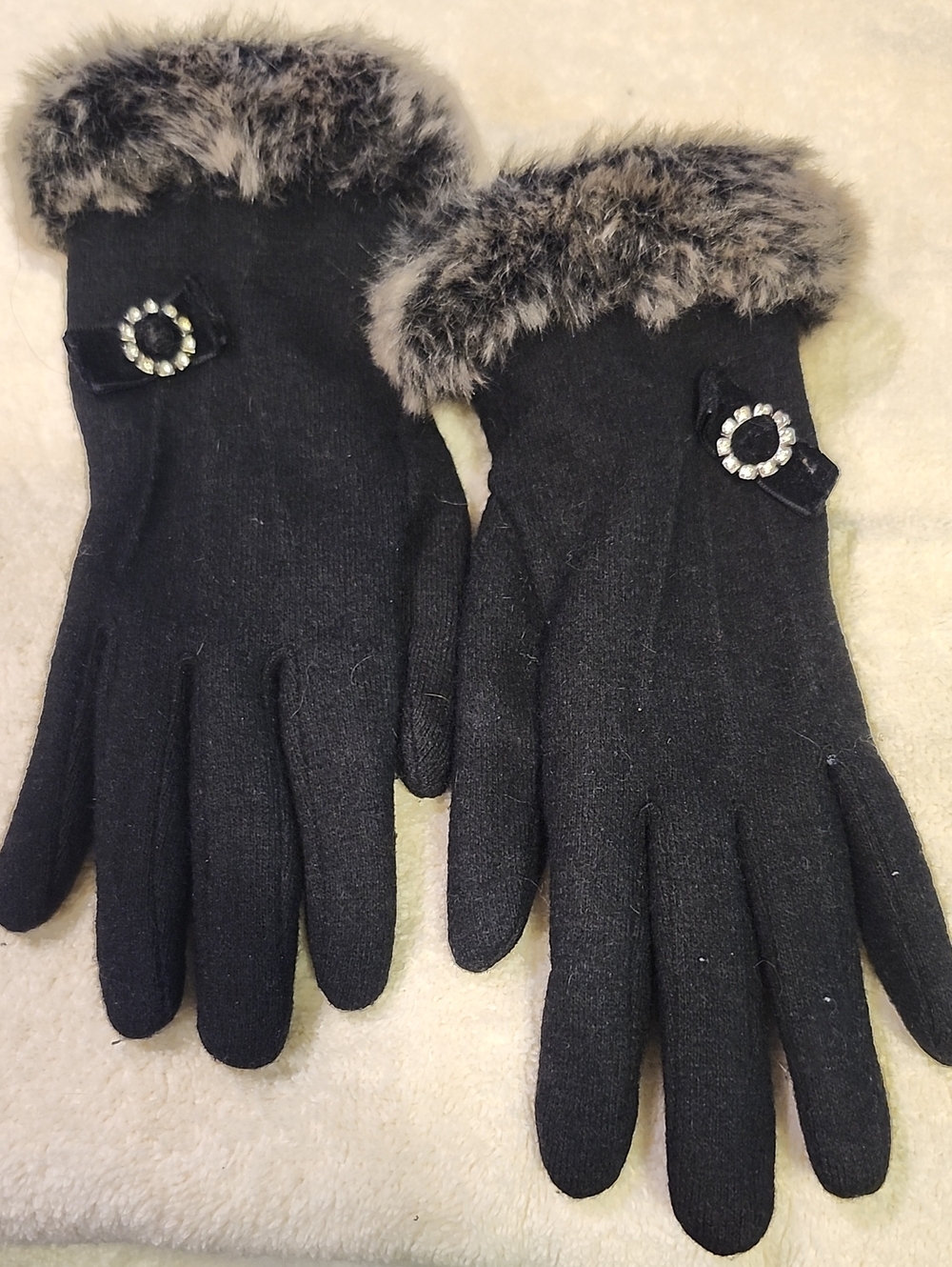 Women's Black Faux-Fur Trim Gloves with Rhinestone Accent